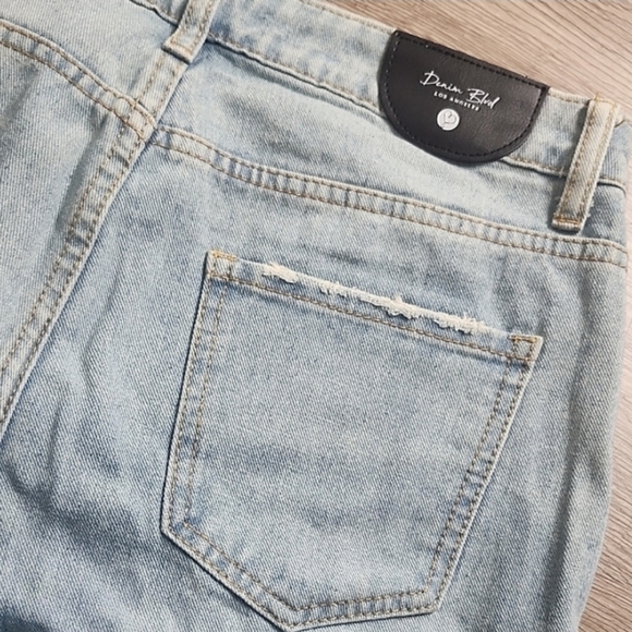 Light Wash Distressed Ripped Denim Jeans - Picture 3 of 10